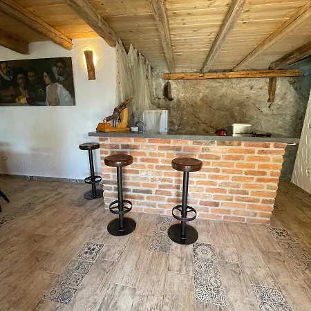 Casa Sotto La Grotta